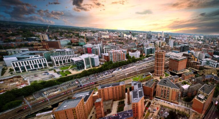 Leeds City Centre: Metropolis in the Heart of West Yorkshire